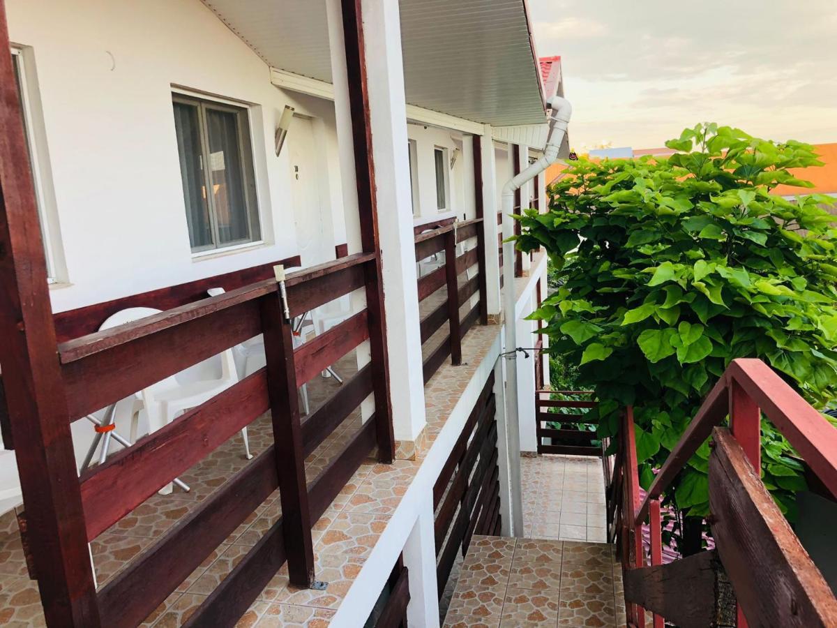 Casa Andrei Hotel คอสติเนช ภายนอก รูปภาพ