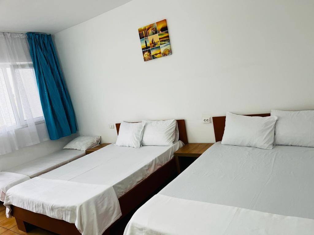 Casa Andrei Hotel คอสติเนช ภายนอก รูปภาพ